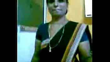 South indian office lady flash boobs to co-workers