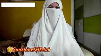 Muslim Arabic girl wearing Hijab on cam recorded show 11.28