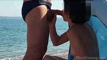 Risky sex Public Suck Cock in Beach with tongue Cum Almost caught - Miss Creamy