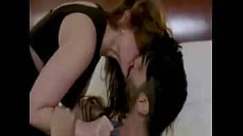 Bollywood Ki and Ka movie love making kiss Video