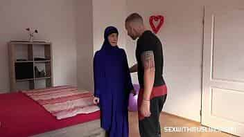 Hot muslim milf loves hard sex