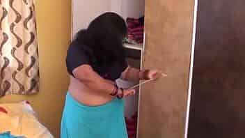 bangla chuda chudi HOT AUNTY CHANGING HER DRESS FOR PLAYINY BASKETBOAL